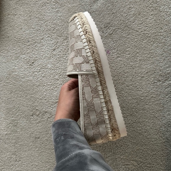 Michael Kors size 8 - Picture 3 of 7